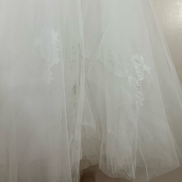 Oleg Cassini Spaghetti Strap Tulle Ball Gown Wedding Dress with Corset Size 4 - Picture 9 of 13